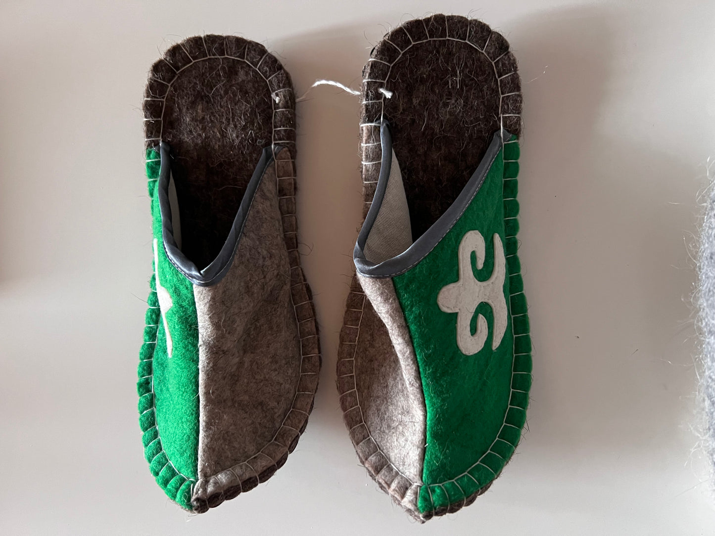 Filzhausschuhe / Nomadenschuhe