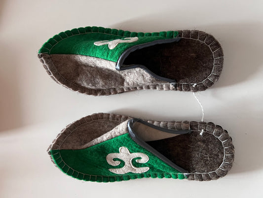 Filzhausschuhe / Nomadenschuhe
